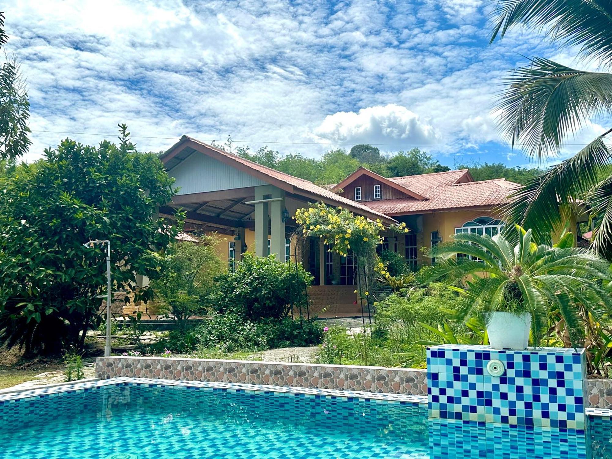 Kapal Terbang Guest House Langkawi Pantai Cenang  Exterior photo