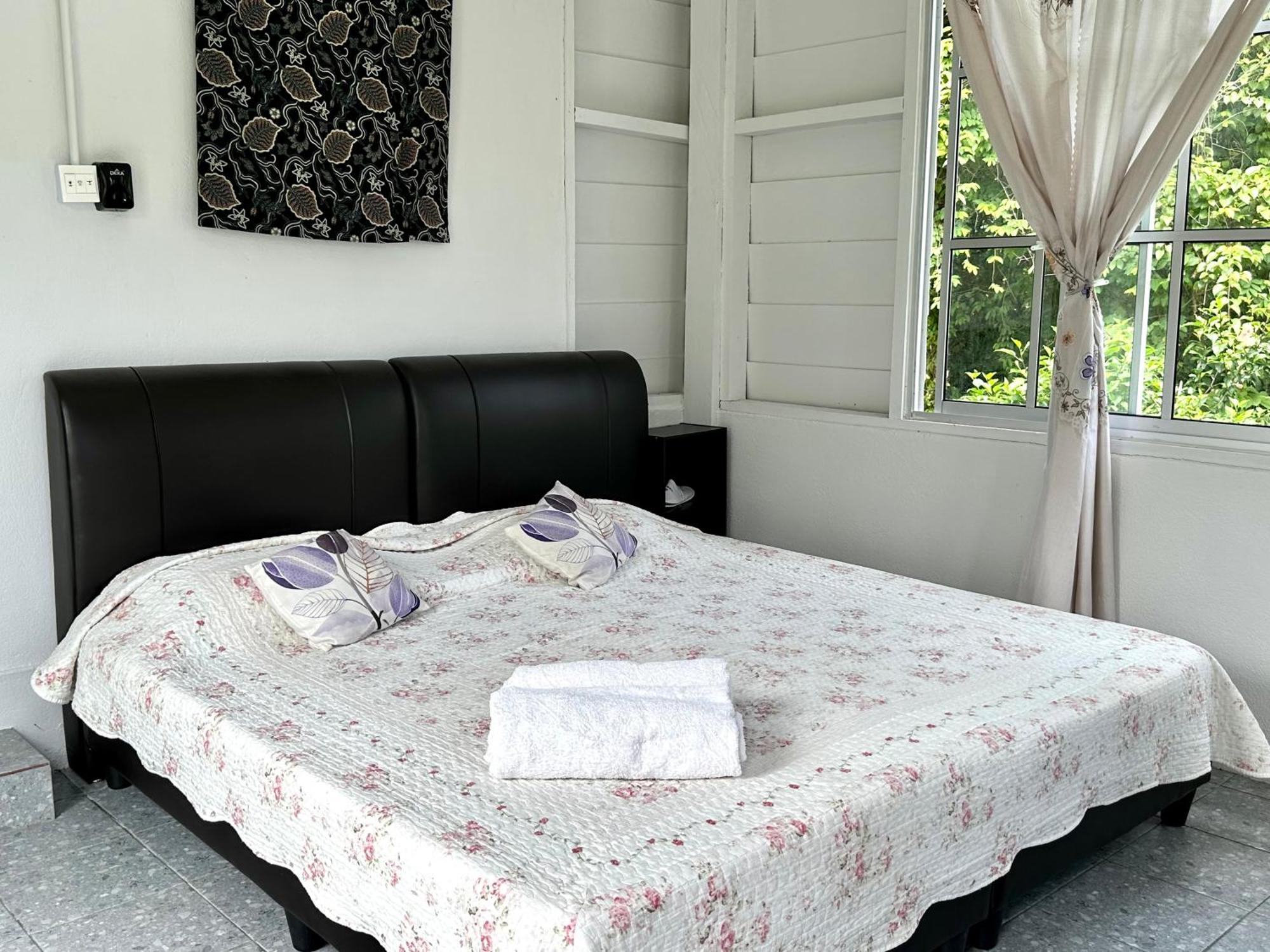 Kapal Terbang Guest House Langkawi Pantai Cenang  Room photo